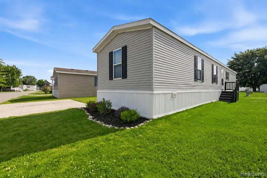46545 Le Grande, Macomb, MI 48044 - #2