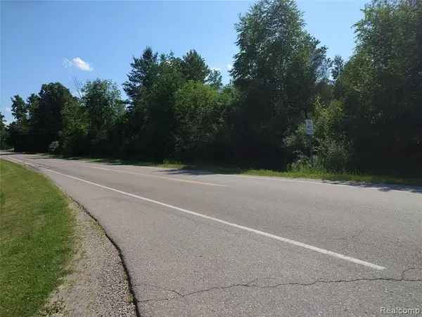 00 Fish Lake, Lapeer, MI 48446