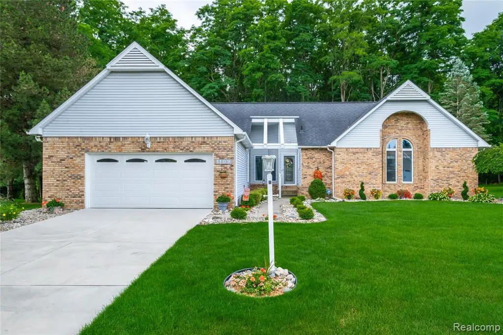 1109 S Lake Valley, Fenton, MI 48430 - #1