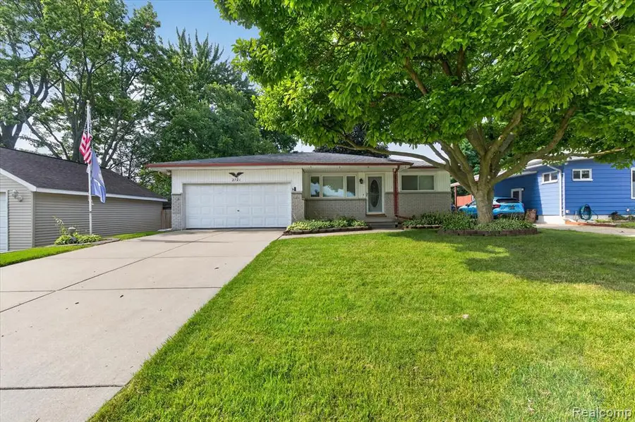 2721 Edgefield, Waterford, MI 48328 - #2