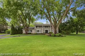 7110 Paterese, Bloomfield Hills, MI 48301