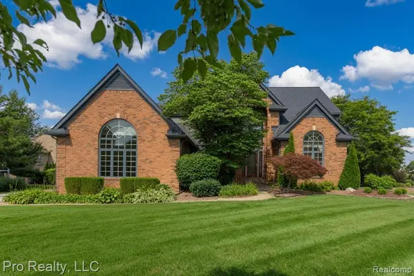 13838 Fawn Woods, Plymouth, MI 48170