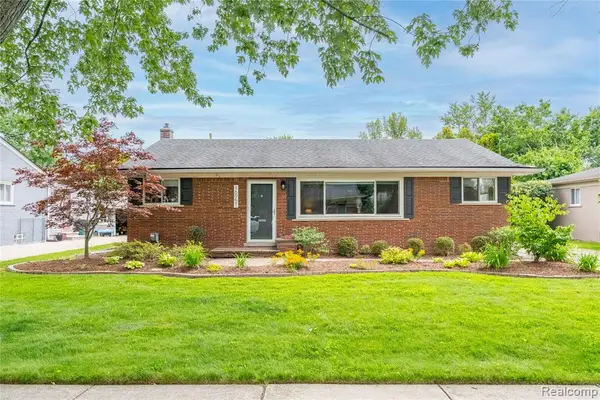 16951 Elizabeth, Beverly Hills, MI 48025
