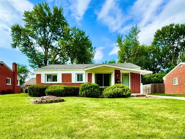 17256 Roseland, Southfield, MI 48076