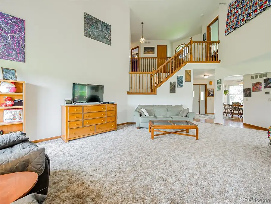 6398 High Valley, White Lake, MI 48383 - #3