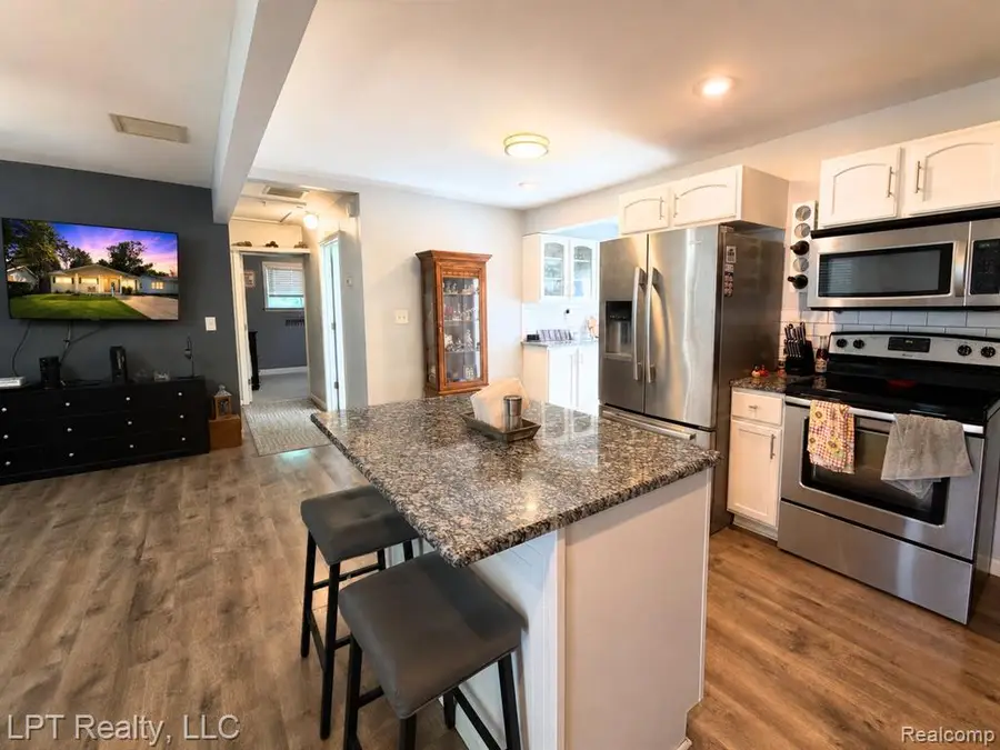 16301 Kennebec, Southgate, MI 48195 - #3