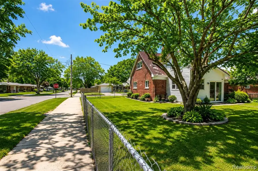 29143 Dover, Warren, MI 48088 - #2