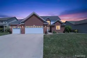 23313 Crescent Ridge, New Boston, MI 48164