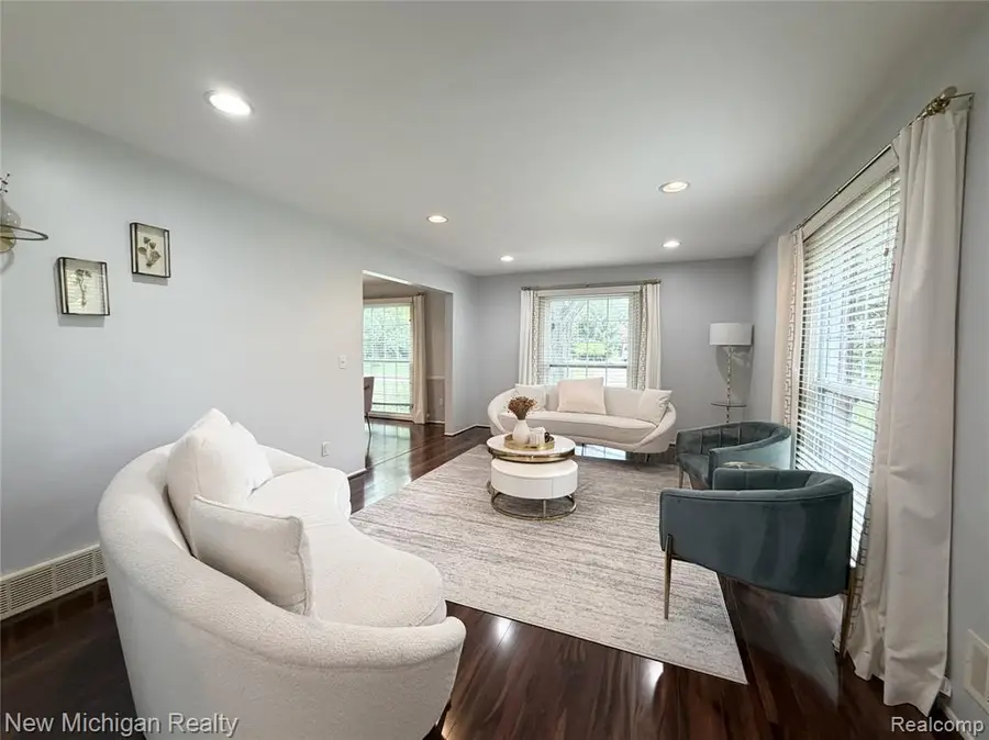 5937 Red Coat, West Bloomfield, MI 48322 - #3