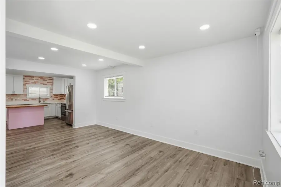 11369 Cadillac, Warren, MI 48089 - #3