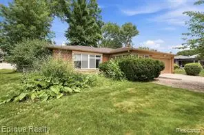 21810 Winchester, Southfield, MI 48076
