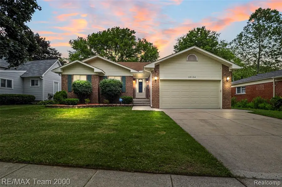 25134 Ann Arbor, Dearborn Heights, MI 48127 - #2