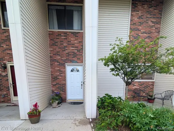 6164 Palomino, West Bloomfield, MI 48322