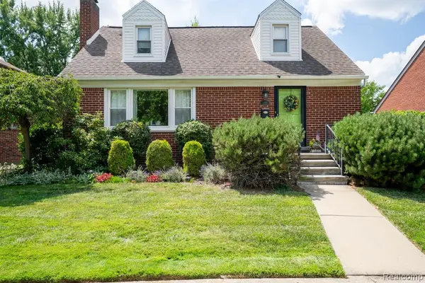1588 11th, Wyandotte, MI 48192