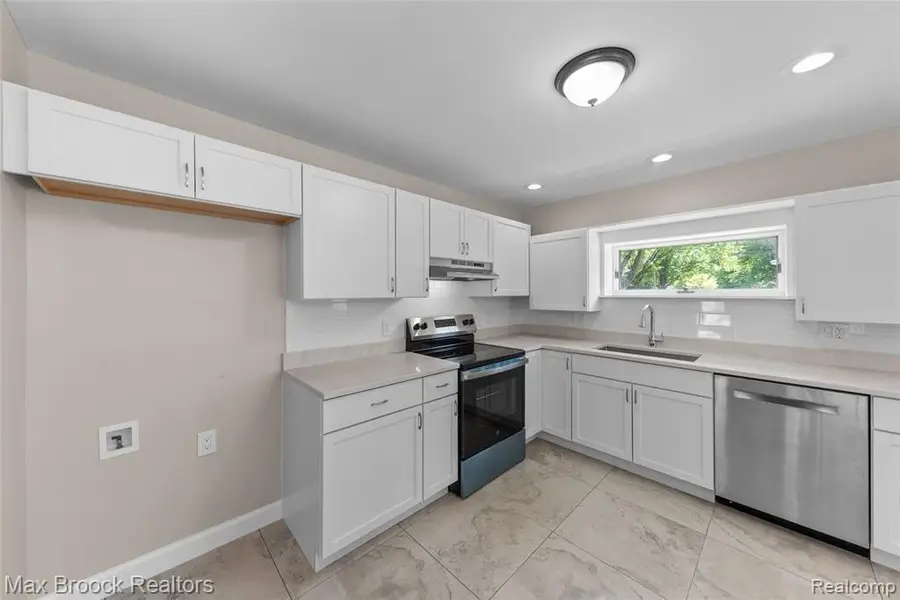 33812 Casco, Westland, MI 48186 - #3