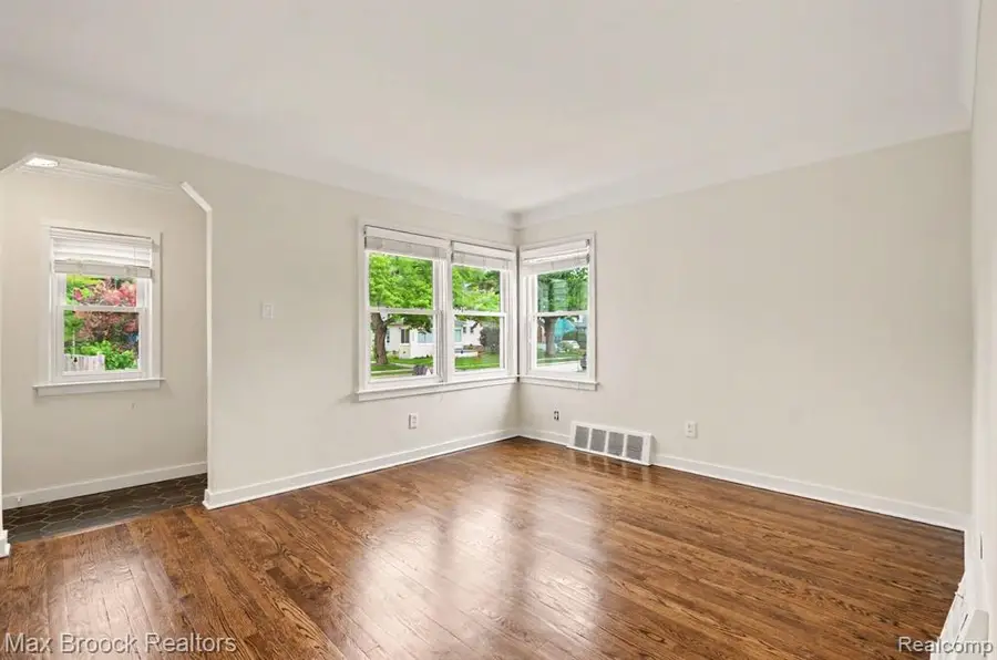 23440 Republic, Oak Park, MI 48237 - #3