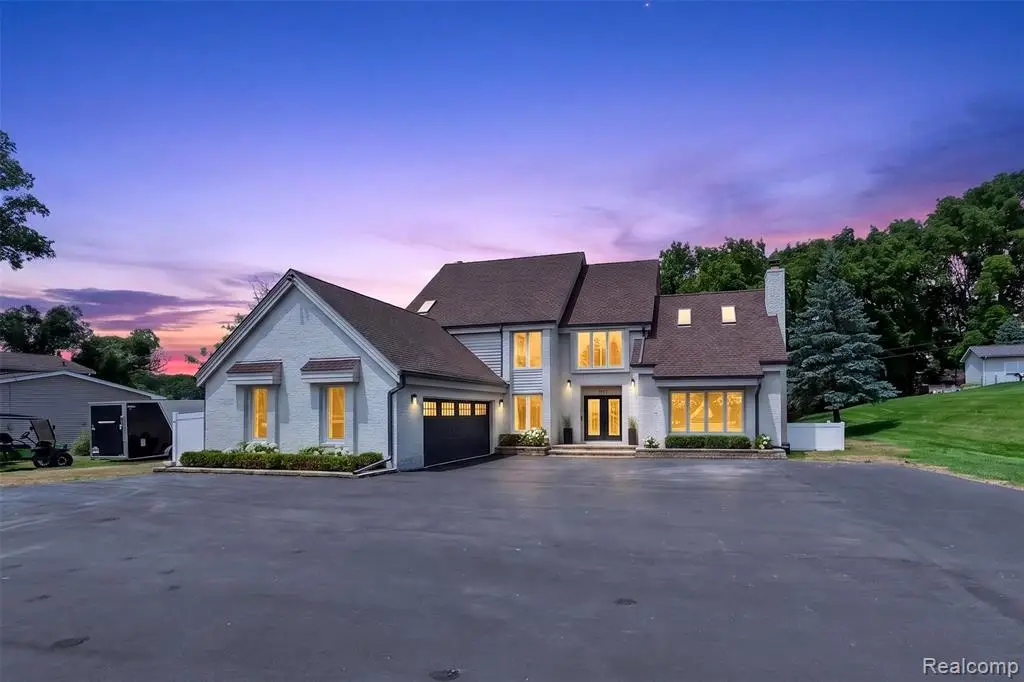 5136 Commerce, West Bloomfield, MI 48324 - #1