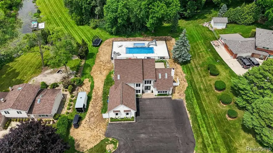 5136 Commerce, West Bloomfield, MI 48324 - #2