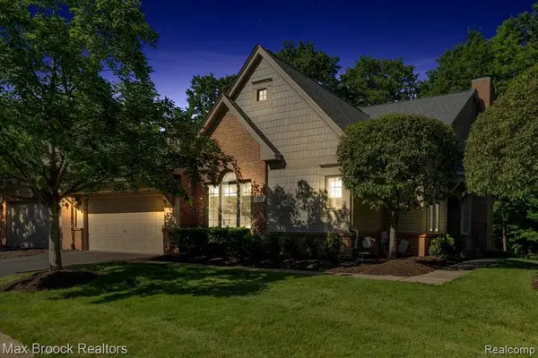 7330 Crackling Creek #4, West Bloomfield, MI 48322
