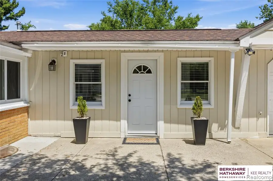 8025 Fieldcrest, Brighton, MI 48116 - #3