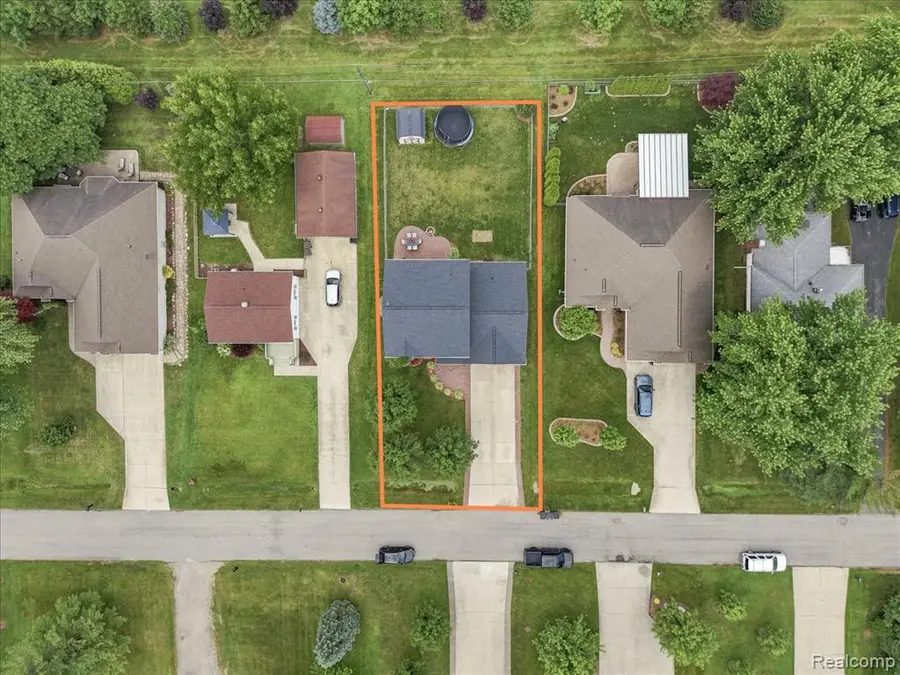 7747 W Pearson, Utica, MI 48316 - #2