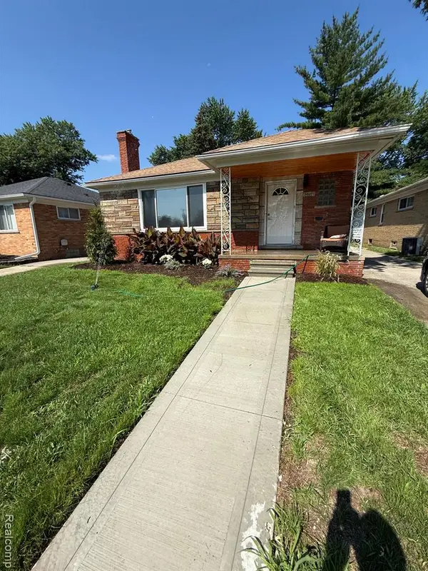 24091 Eastwood, Oak Park, MI 48237