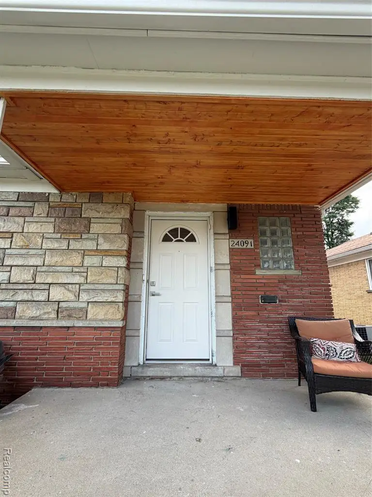 24091 Eastwood, Oak Park, MI 48237 - #2
