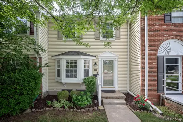 19526 Mann, Northville, MI 48167