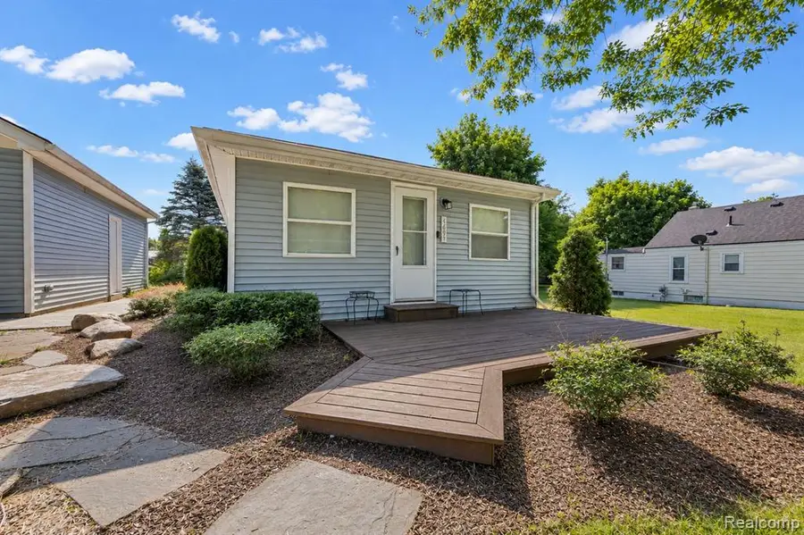 4694 Lakeborn, White Lake, MI 48383 - #2