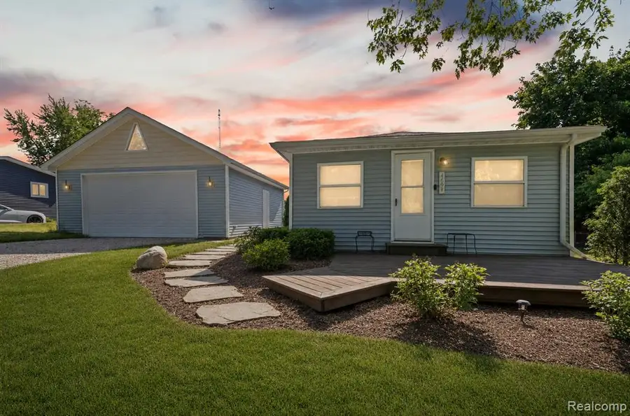 4694 Lakeborn, White Lake, MI 48383 - #3
