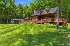 3656 Stanley, Columbiaville, MI 48421