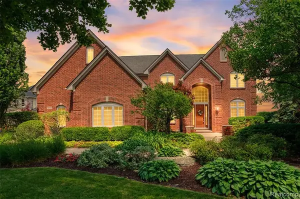 10763 Stoney Point, South Lyon, MI 48178