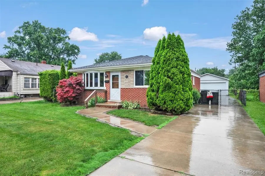 21731 Raymond, Saint Clair Shores, MI 48082 - #2