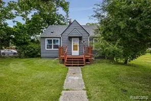33065 Garfield, Fraser, MI 48026