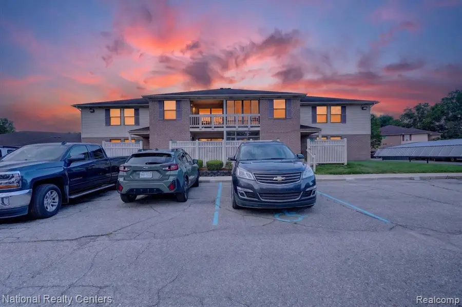 61171 Greenwood, South Lyon, MI 48178 - #2