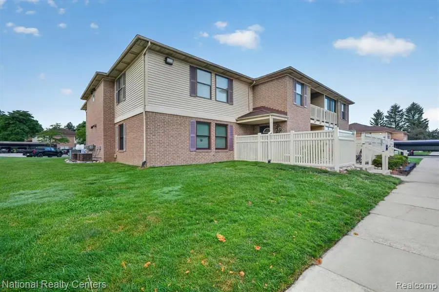 61171 Greenwood, South Lyon, MI 48178 - #3