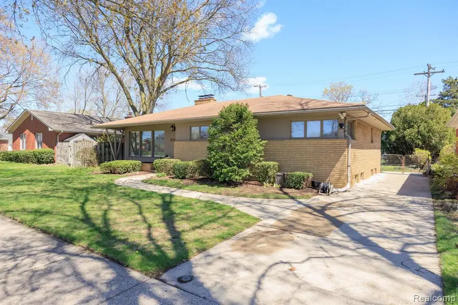 30712 Champine, Saint Clair Shores, MI 48082 - #3
