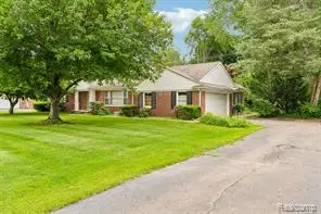 6105 Gilbert Lake, Bloomfield, MI 48301 - #3