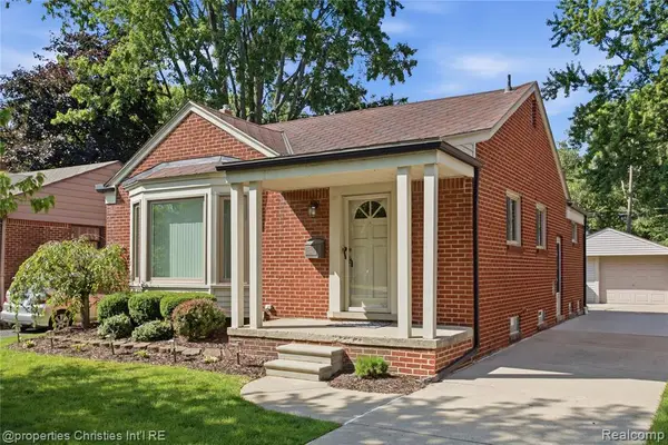 1532 Cheltenham, Birmingham, MI 48009
