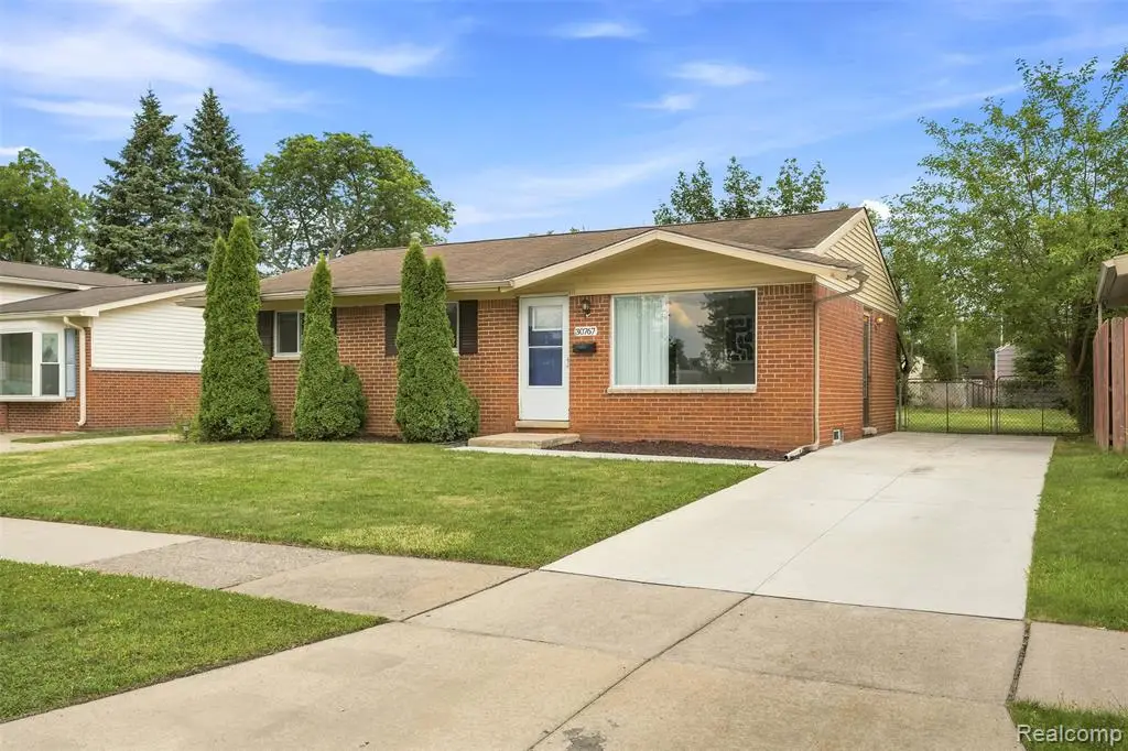30767 Bennington, Westland, MI 48186 - #1