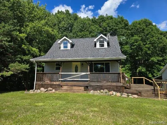 5848 Fostoria, Columbiaville, MI 48421