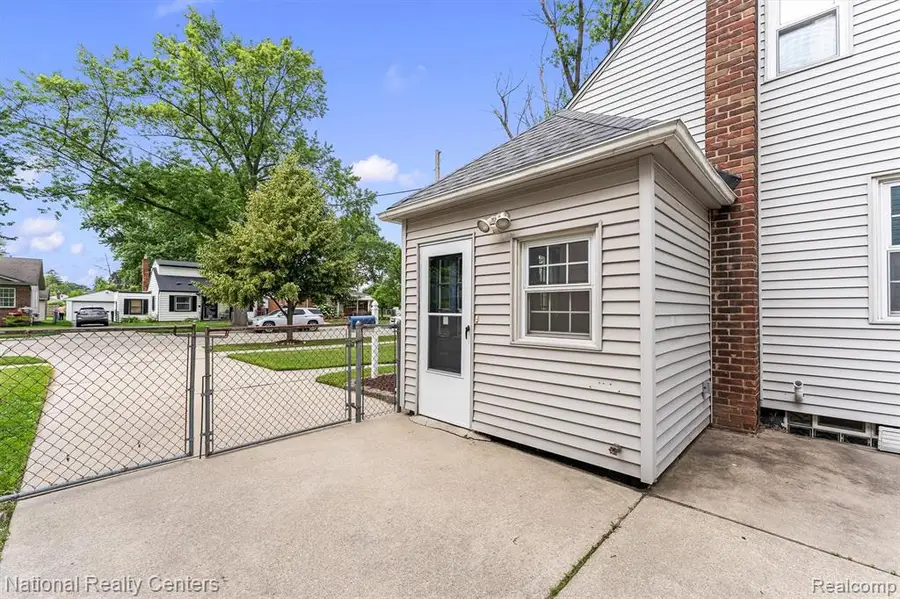 21523 Fresard, Saint Clair Shores, MI 48080 - #2