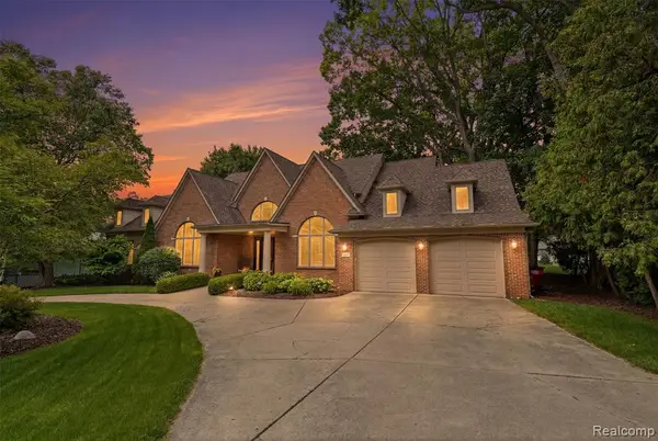 5110 Kitson, West Bloomfield, MI 48324