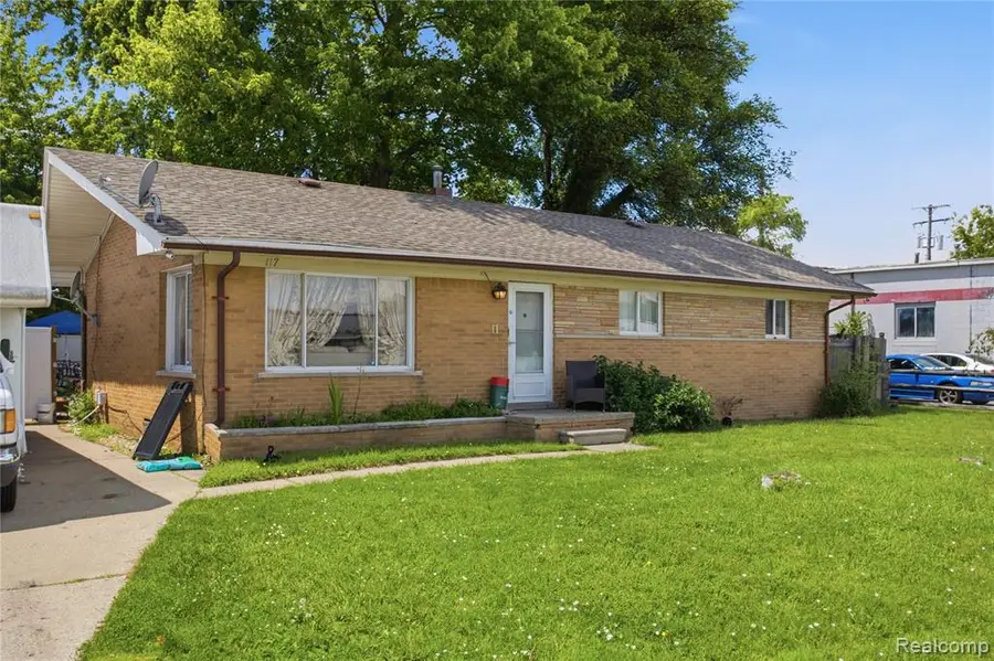 117 N Groesbeck, Mount Clemens, MI 48043 - #2