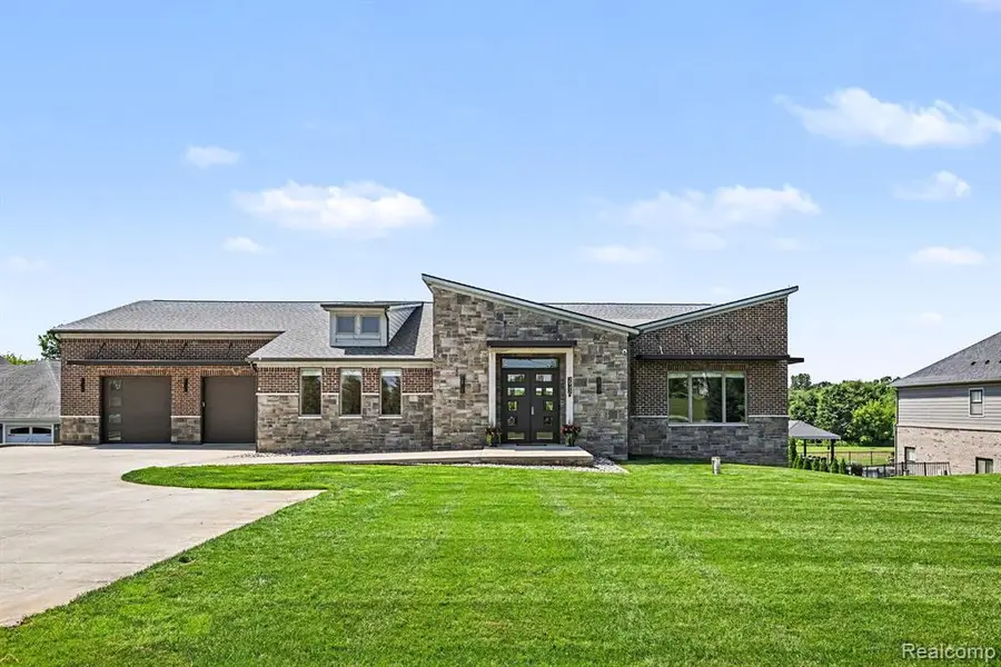 2943 Sleeth, Commerce Township, MI 48382 - #3