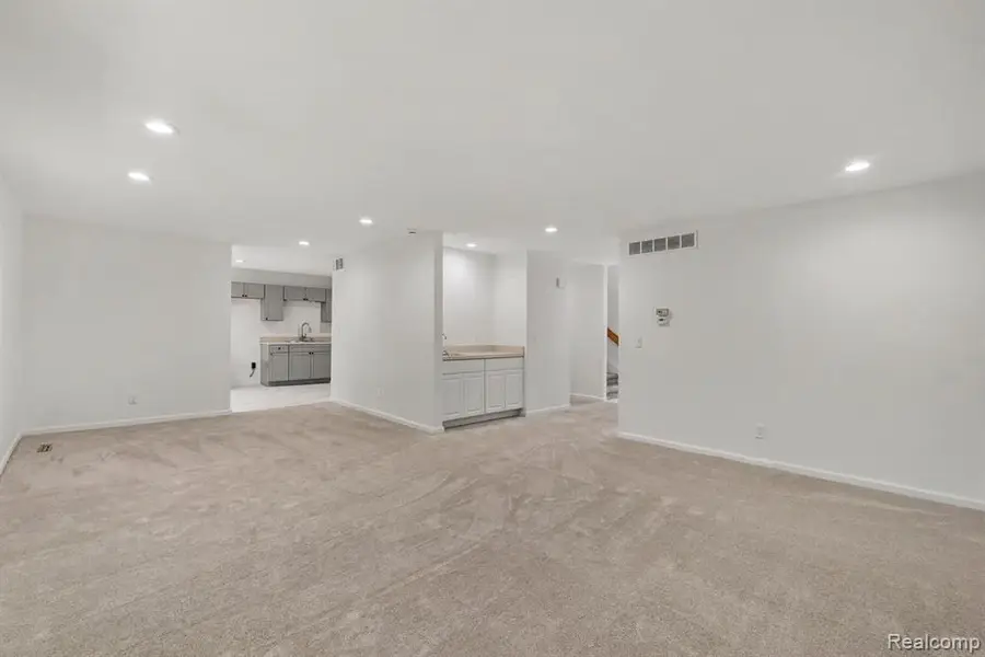 2056 Walden, Flint, MI 48532 - #3