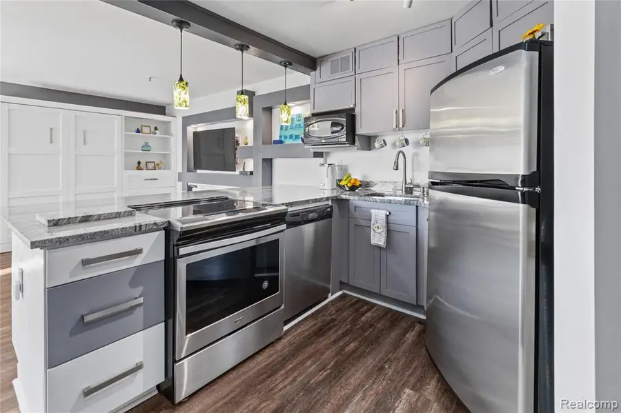 1001 W Jefferson #2H, Detroit, MI 48226 - #3