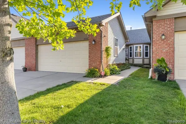 1873 N Kenwyck, Ypsilanti, MI 48198