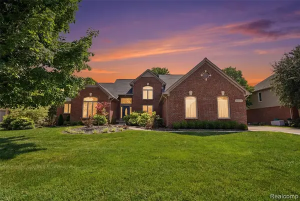 54856 Whitby, Shelby Twp, MI 48316