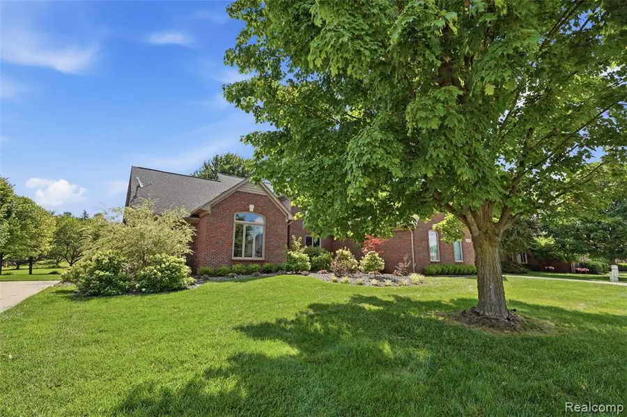 54856 Whitby, Shelby, MI 48316 - #3